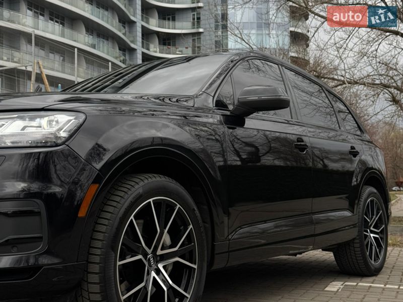 Позашляховик / Кросовер Audi Q7 2016 в Києві фото 9 Позашляховик / Кросовер Audi Q7 2016 в Києві