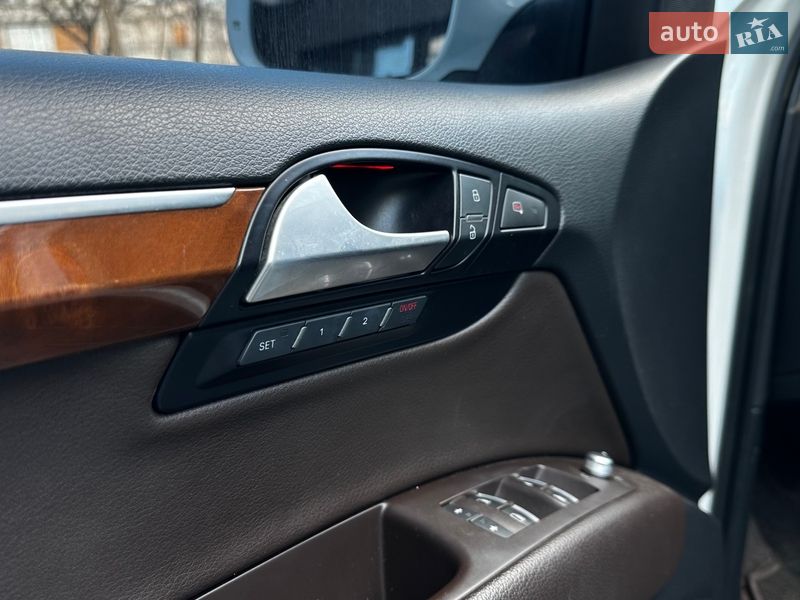 Позашляховик / Кросовер Audi Q7 2015 в Миколаєві