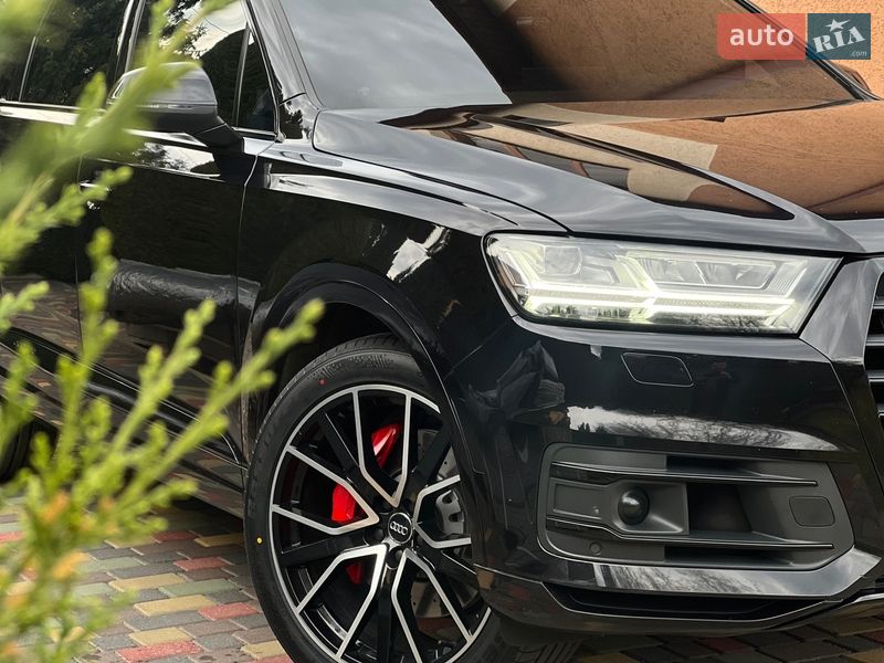 Позашляховик / Кросовер Audi Q7 2017 в Мукачевому