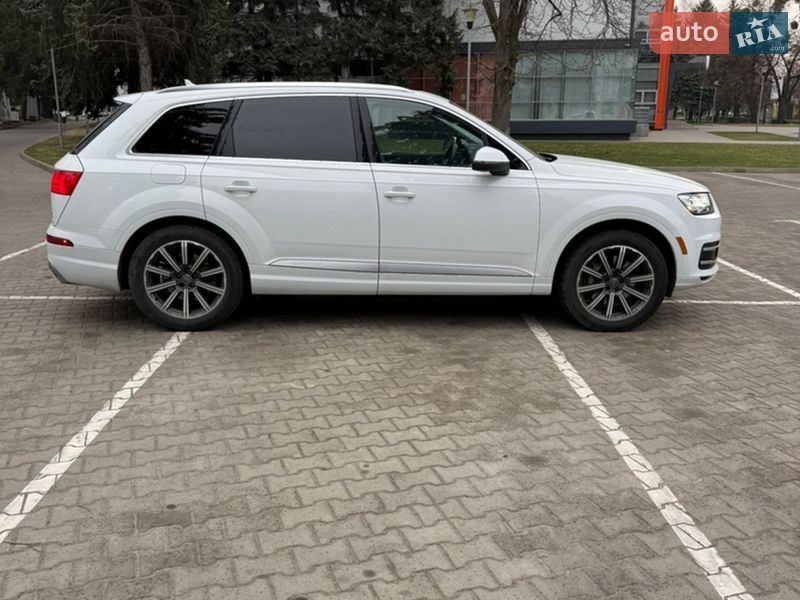 Внедорожник / Кроссовер Audi Q7 2016 в Луцке