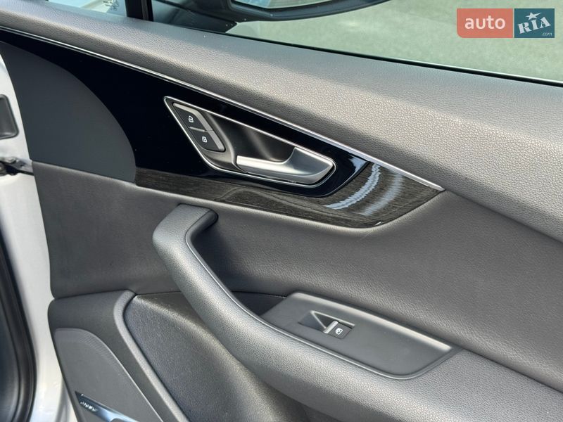 Позашляховик / Кросовер Audi Q7 2018 в Києві фото 46 Позашляховик / Кросовер Audi Q7 2018 в Києві