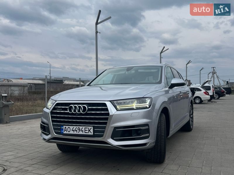 Внедорожник / Кроссовер Audi Q7 2016 в Хусте