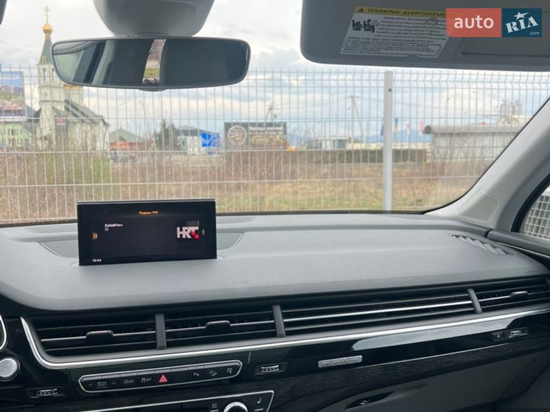 Внедорожник / Кроссовер Audi Q7 2016 в Хусте