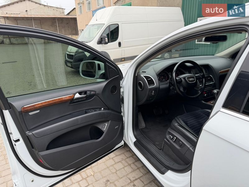 Позашляховик / Кросовер Audi Q7 2014 в Одесі