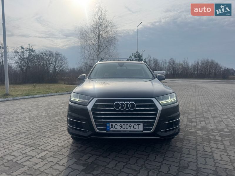 Позашляховик / Кросовер Audi Q7 2016 в Львові
