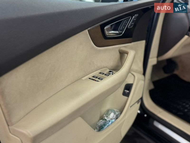 Позашляховик / Кросовер Audi Q7 2016 в Львові