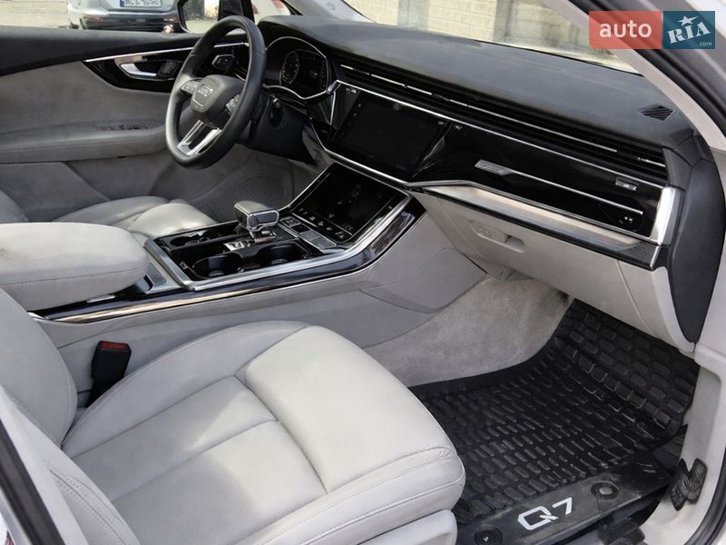 Внедорожник / Кроссовер Audi Q7 2022 в Луцке