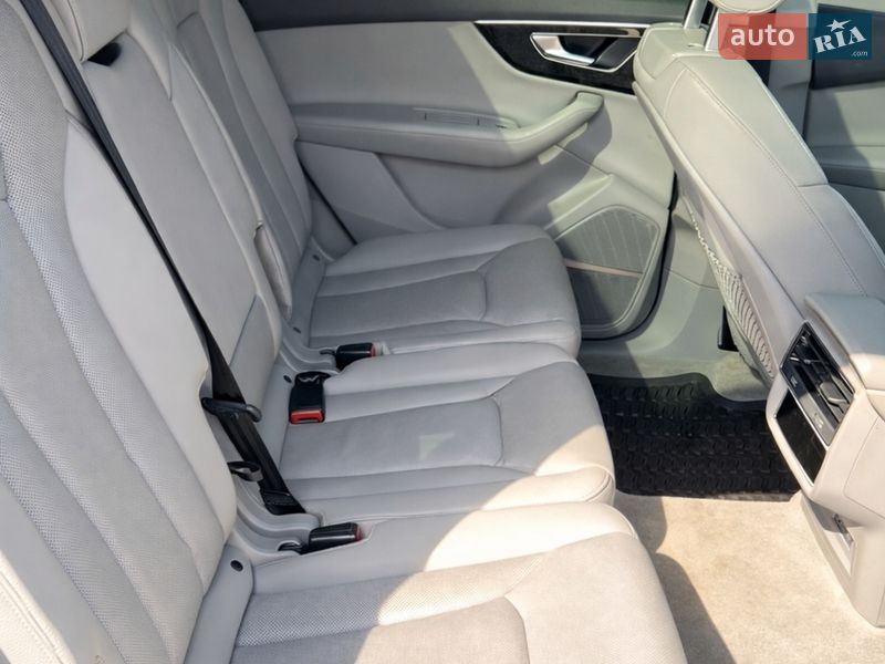 Внедорожник / Кроссовер Audi Q7 2022 в Луцке