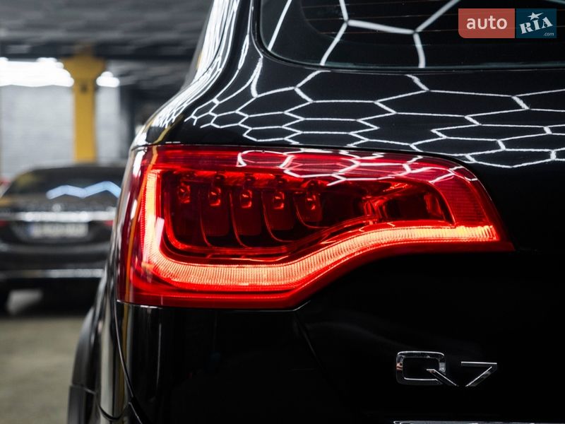 Внедорожник / Кроссовер Audi Q7 2015 в Киеве