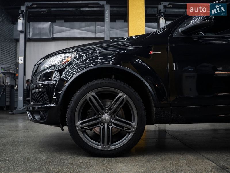 Внедорожник / Кроссовер Audi Q7 2015 в Киеве