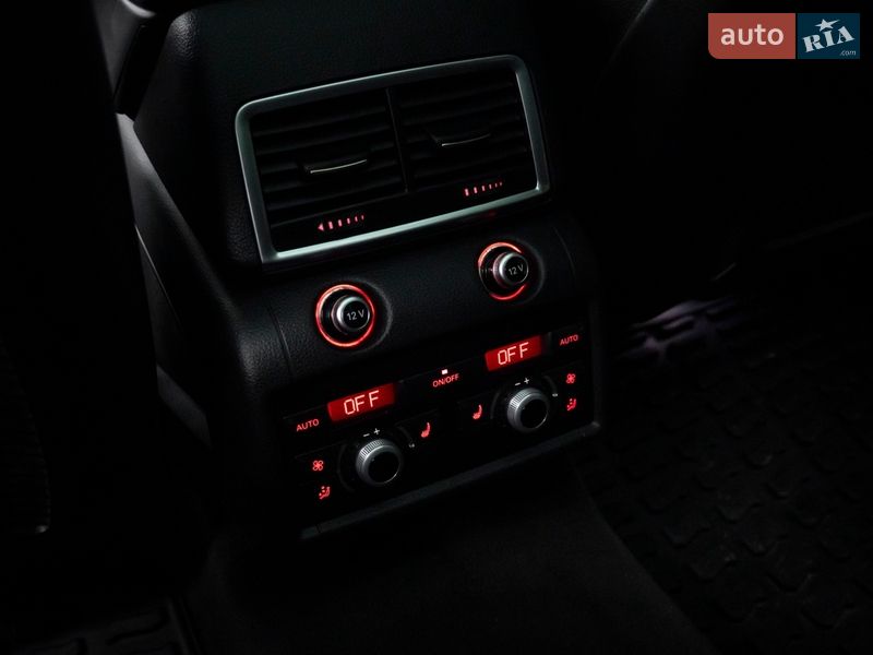 Внедорожник / Кроссовер Audi Q7 2015 в Киеве