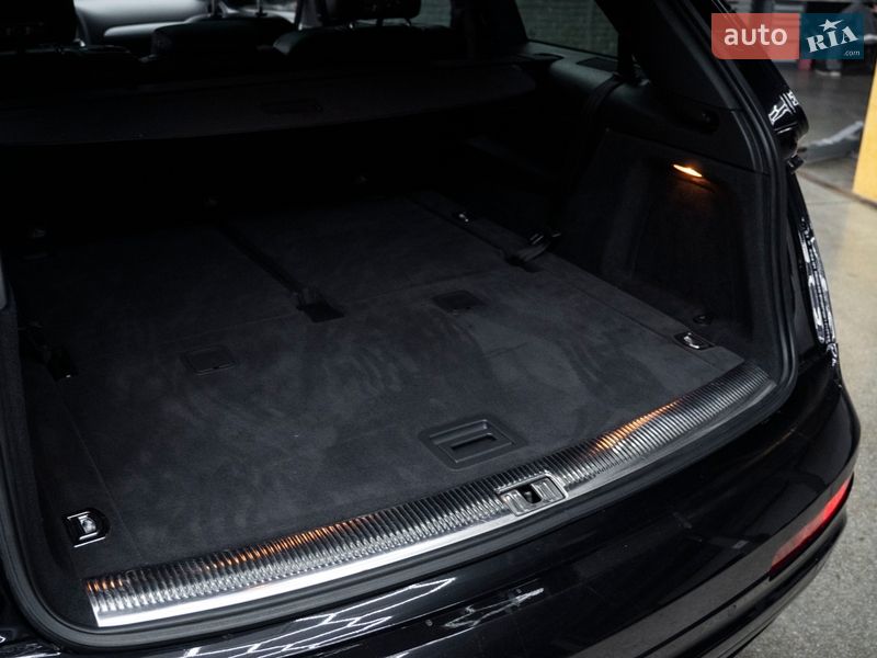 Внедорожник / Кроссовер Audi Q7 2015 в Киеве