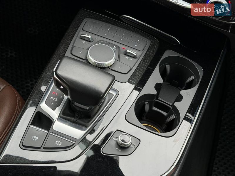 Внедорожник / Кроссовер Audi Q7 2017 в Киеве
