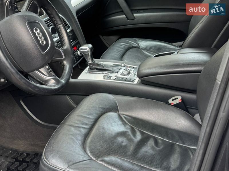Внедорожник / Кроссовер Audi Q7 2015 в Новом Роздоле