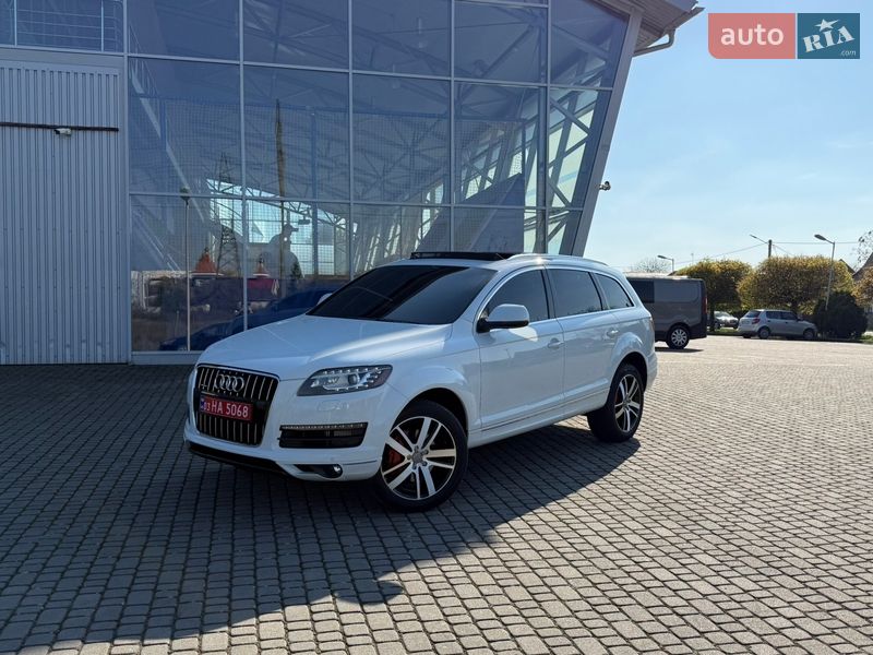 Внедорожник / Кроссовер Audi Q7 2014 в Ужгороде