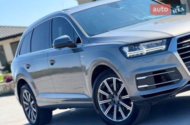 Внедорожник / Кроссовер Audi Q7 2017 в Хусте