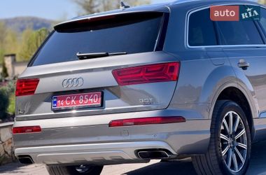 Внедорожник / Кроссовер Audi Q7 2017 в Хусте