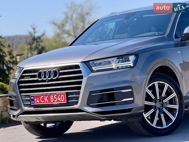 Внедорожник / Кроссовер Audi Q7 2017 в Хусте