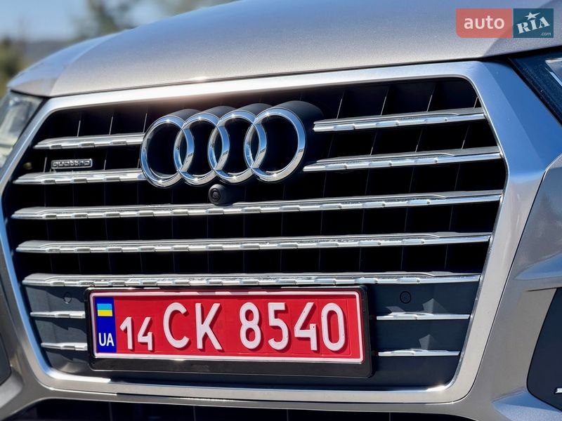 Внедорожник / Кроссовер Audi Q7 2017 в Хусте