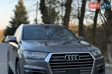 Внедорожник / Кроссовер Audi Q7 2017 в Черновцах