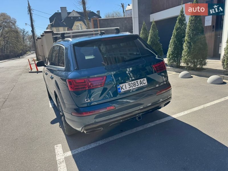 Внедорожник / Кроссовер Audi Q7 2017 в Киеве