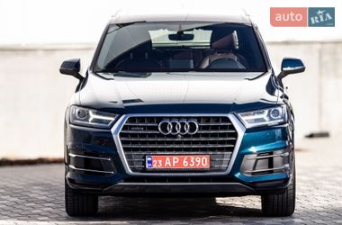 Позашляховик / Кросовер Audi Q7 2017 в Львові