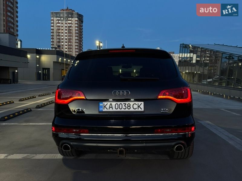 Позашляховик / Кросовер Audi Q7 2015 в Києві