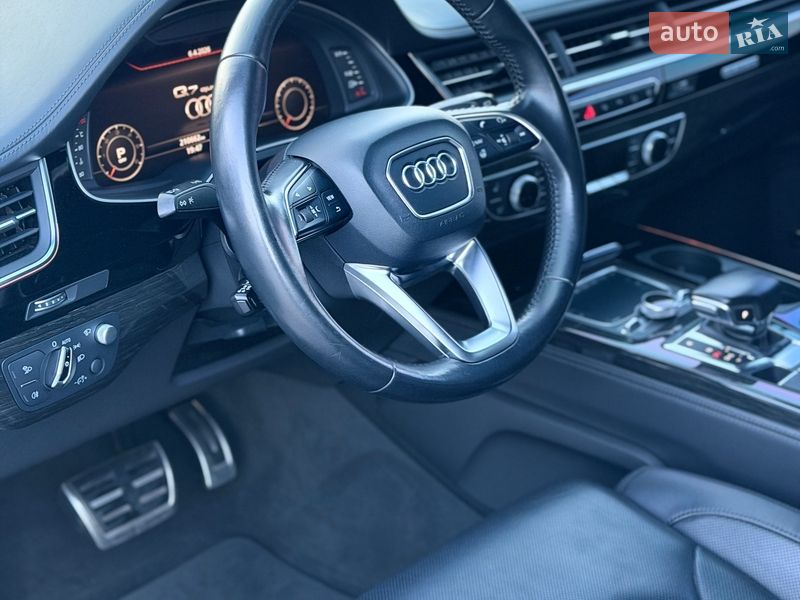 Позашляховик / Кросовер Audi Q7 2016 в Тернополі