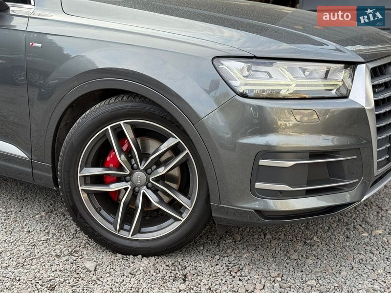Внедорожник / Кроссовер Audi Q7 2017 в Львове