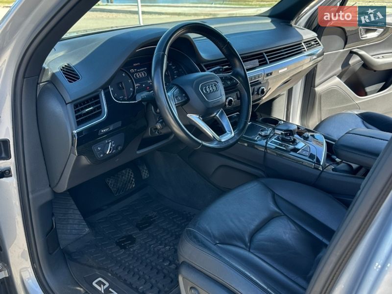 Внедорожник / Кроссовер Audi Q7 2016 в Киеве