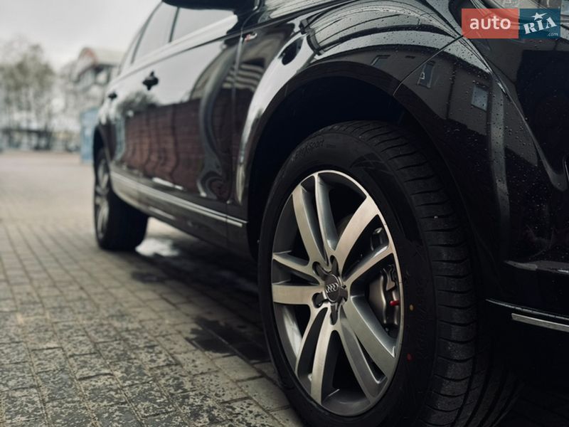 Позашляховик / Кросовер Audi Q7 2010 в Рівному