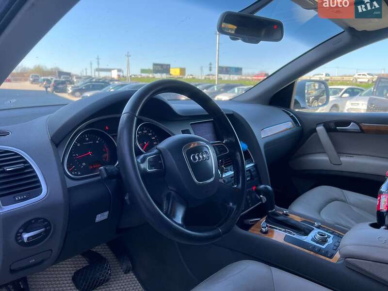 Позашляховик / Кросовер Audi Q7 2010 в Львові