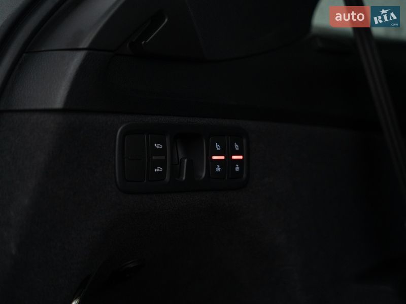 Внедорожник / Кроссовер Audi Q7 2017 в Черновцах