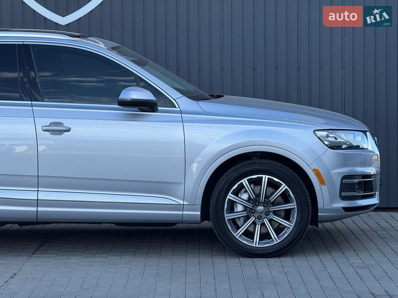 Внедорожник / Кроссовер Audi Q7 2017 в Мукачево