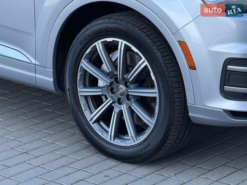 Внедорожник / Кроссовер Audi Q7 2017 в Мукачево