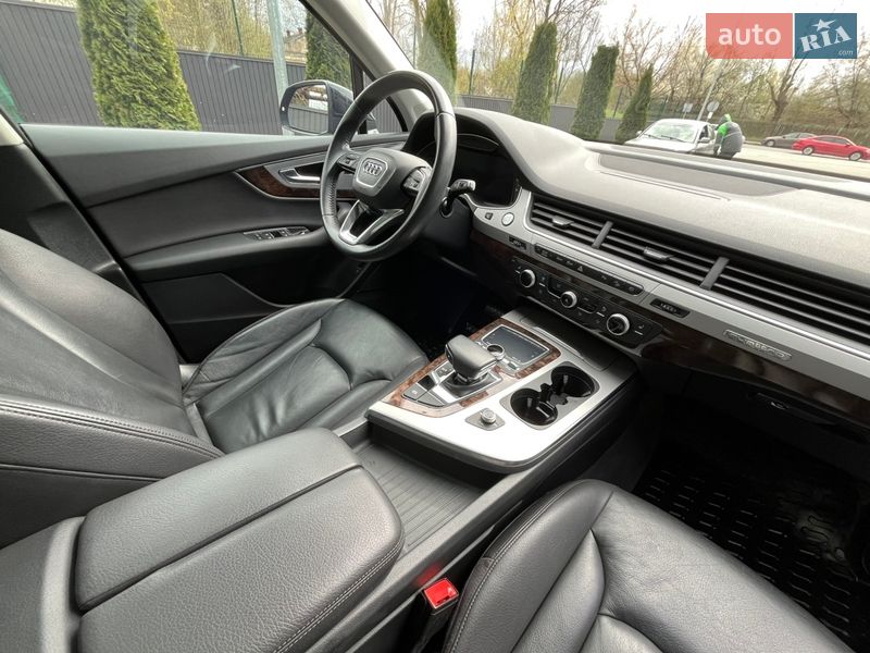 Позашляховик / Кросовер Audi Q7 2017 в Львові