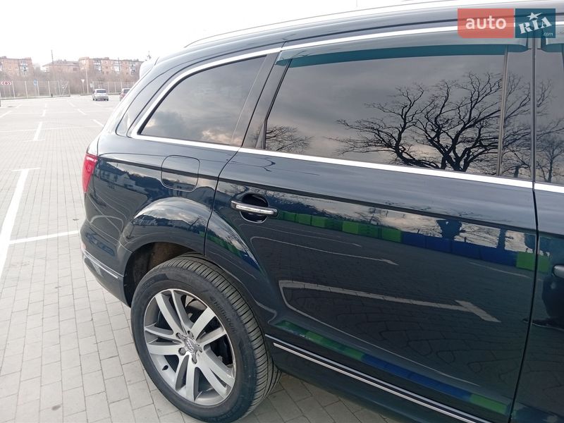 Позашляховик / Кросовер Audi Q7 2012 в Умані