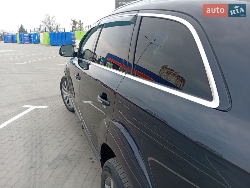 Позашляховик / Кросовер Audi Q7 2012 в Умані