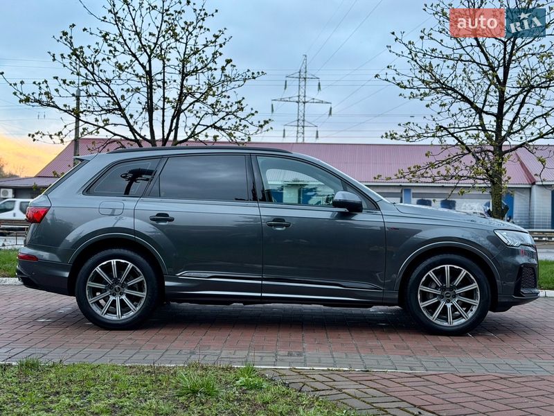 Внедорожник / Кроссовер Audi Q7 2023 в Киеве
