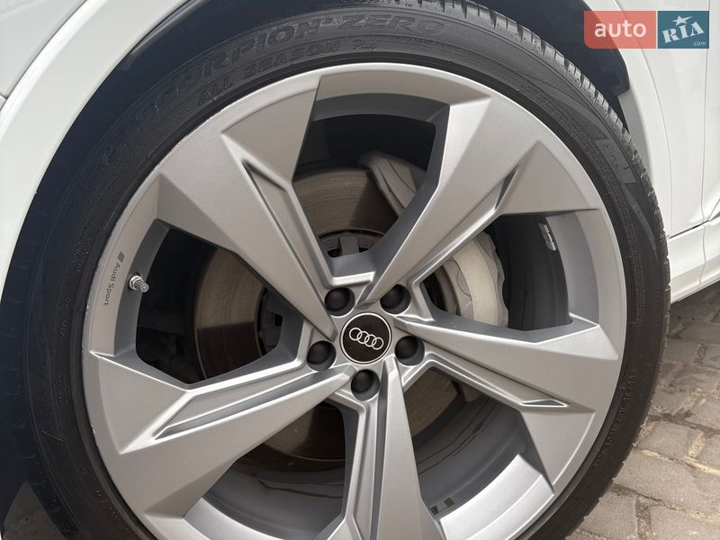 Внедорожник / Кроссовер Audi Q7 2022 в Дрогобыче