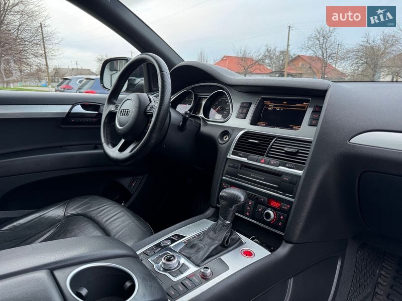 Внедорожник / Кроссовер Audi Q7 2014 в Хороле