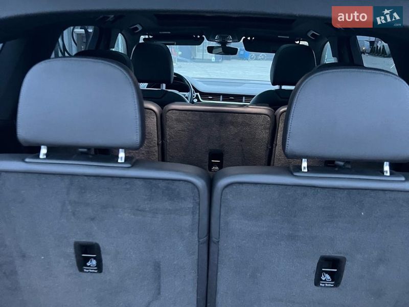 Позашляховик / Кросовер Audi Q7 2016 в Хусті