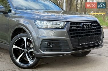 Позашляховик / Кросовер Audi Q7 2018 в Рівному