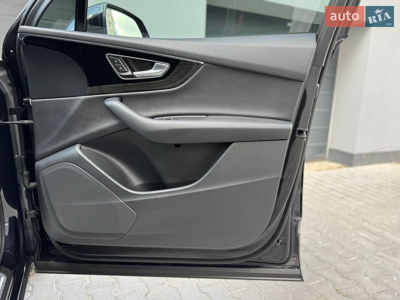 Внедорожник / Кроссовер Audi Q7 2017 в Тернополе