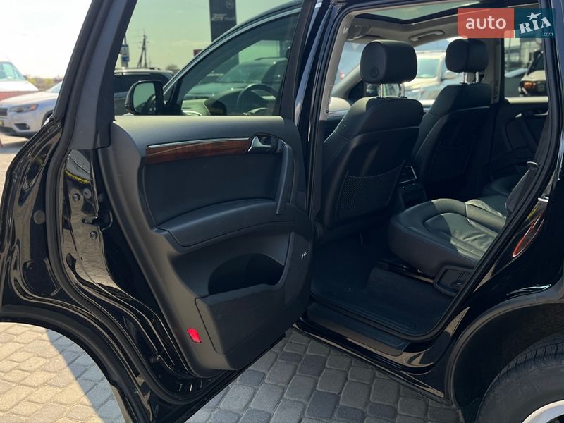 Внедорожник / Кроссовер Audi Q7 2015 в Мукачево