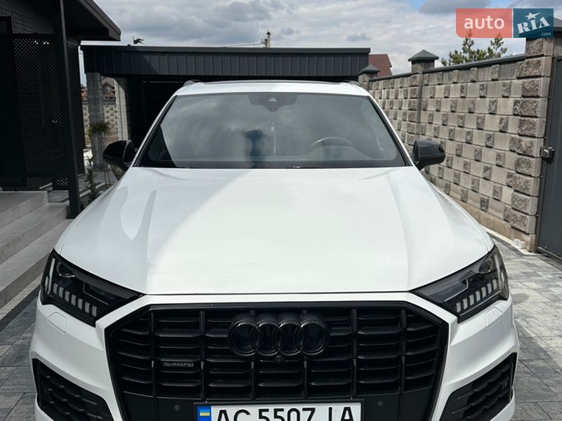 Позашляховик / Кросовер Audi Q7 2019 в Луцьку