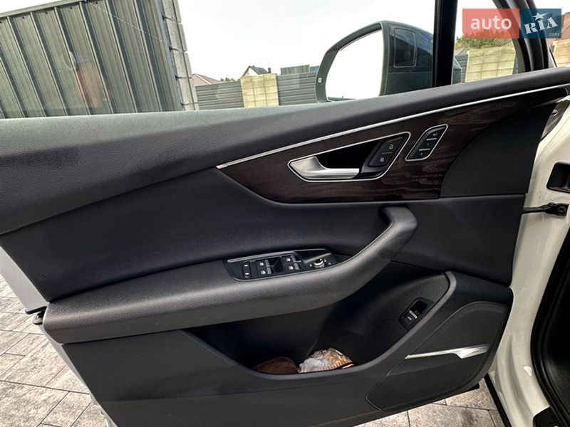 Позашляховик / Кросовер Audi Q7 2019 в Луцьку