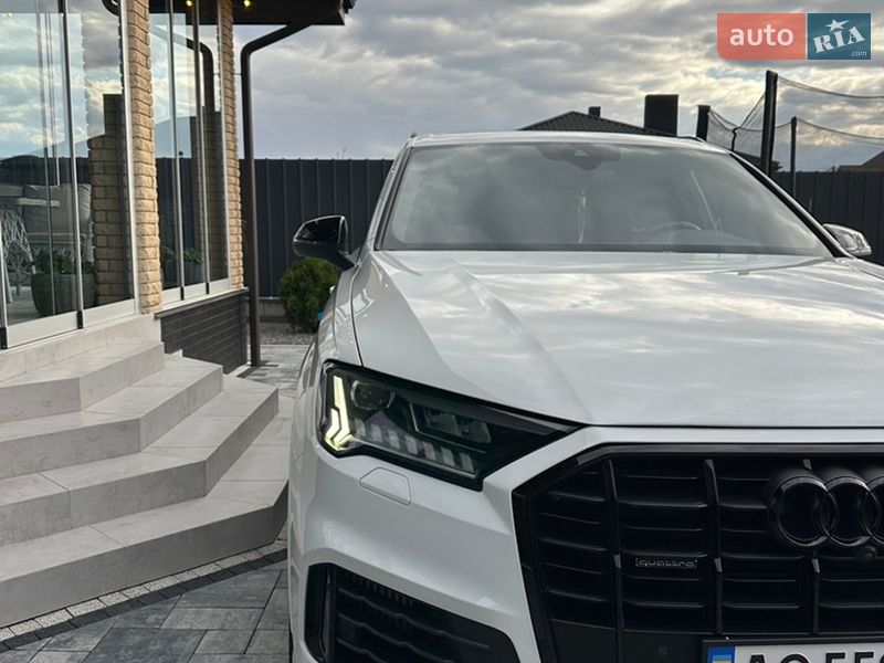 Позашляховик / Кросовер Audi Q7 2019 в Луцьку