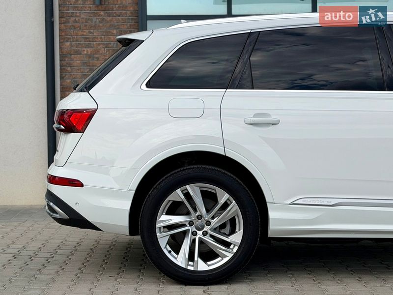 Внедорожник / Кроссовер Audi Q7 2019 в Тернополе