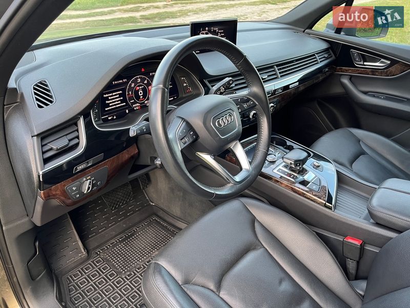 Позашляховик / Кросовер Audi Q7 2017 в Коростишеві
